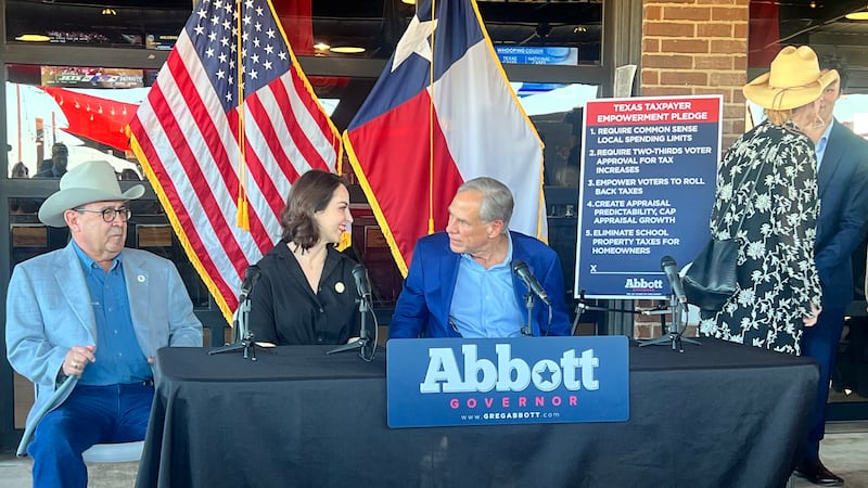 Governor Abbott makes stop in Temple on road to reelection