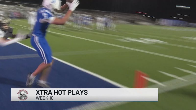 Robinson's Dylan Medlock scores a touchdown right before the half.