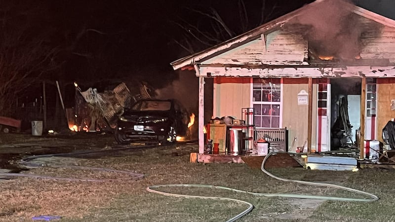 Fire crews battle structure blaze in North Temple