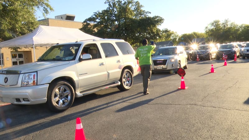 Copperas Cove non-profit holds last minute food giveaway at elementary school