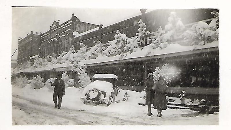 A record 26" of snow fell in Hillsboro Texas over a 24 hour period in December of 1969